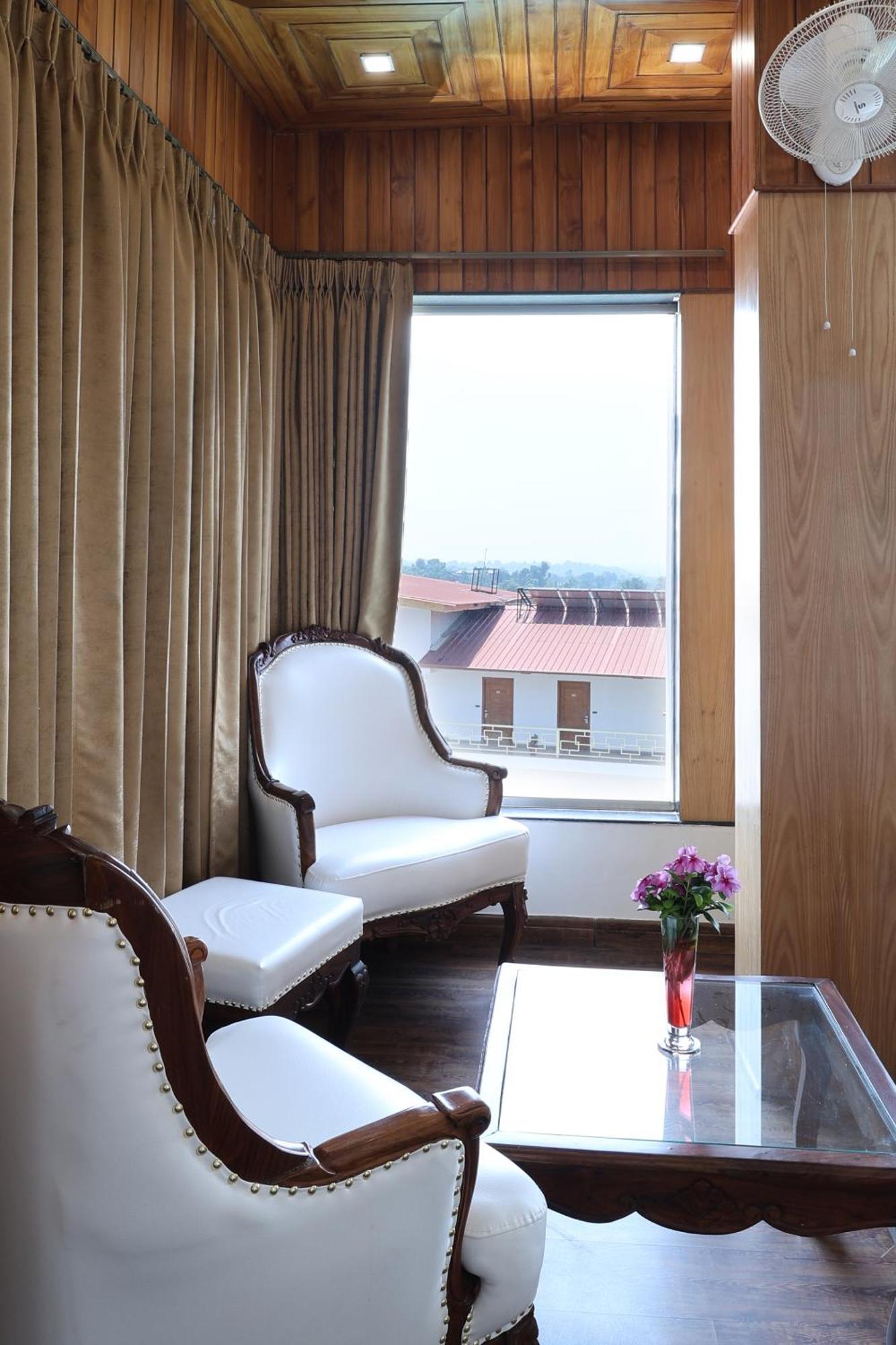 Hunky Dory Resort And Spa Dhar Khurd Exteriör bild